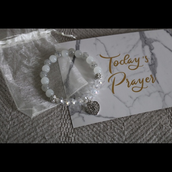 Prayer Bracelet & Card ❤️❤️ - Picture 2 of 3